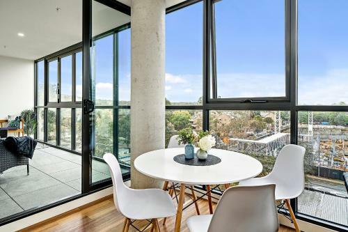 Executive City-centre Apartment With Parking