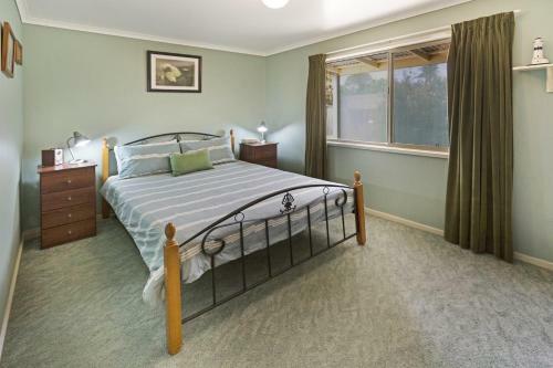 Four Sisters - Beachside Holiday
