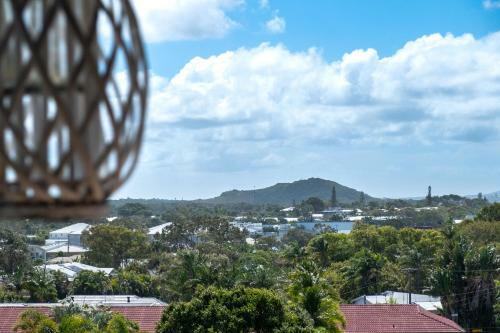 Coolum Beach 3 Level Townhouse Private Rooftop Terrace Spa Overlooking Mount Coolum