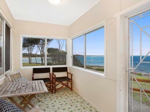 Ocean Blue Apartment Two - Oceanfront Apartment