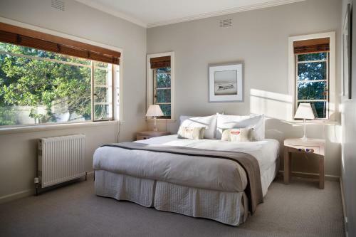 Lakeshore House