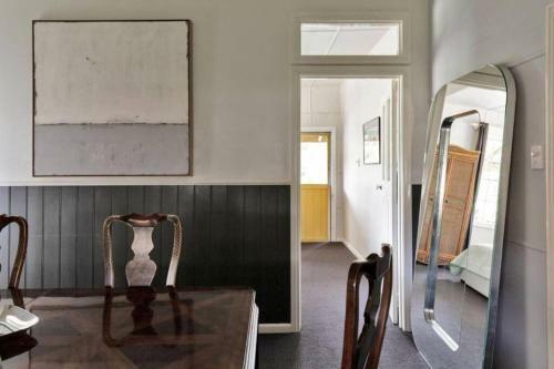 Splinters Cottage - Lakeside Retreat