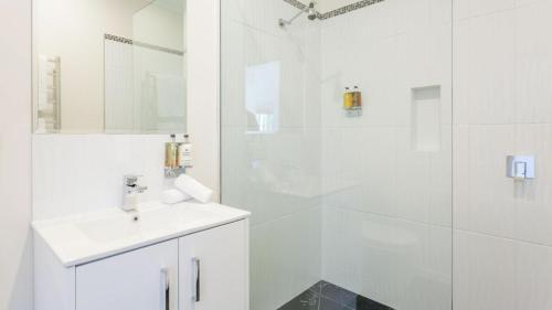 Balconies Lakeside - Studio Apartment 1