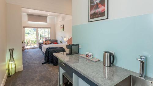 Balconies Lakeside - Studio Apartment 2