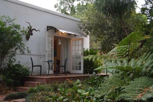 Hostal 4living Guesthouse