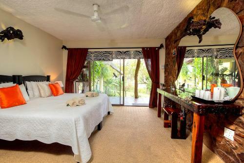 Bed & Breakfast Ehlathini Lodge