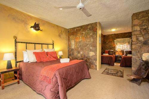 Bed & Breakfast Ehlathini Lodge