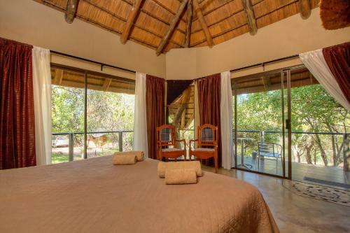 Bed & Breakfast Ehlathini Lodge