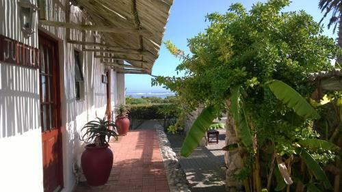 Hostal Baviana Beach Lodge