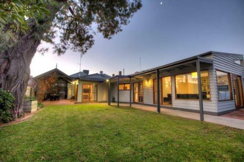 5 Connelly - Echuca Holiday Homes