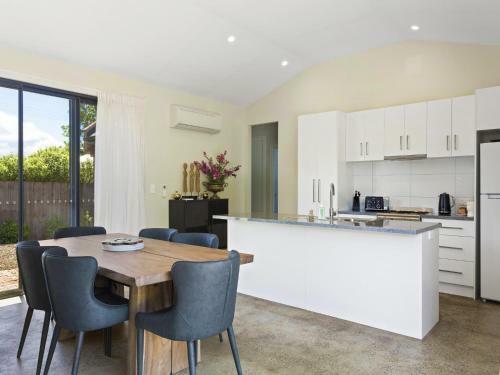 Embracing Evandale - Hosted By L'abode Accommodation