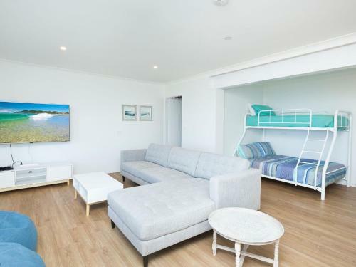 Aqua Palm With Sweeping One Mile Views