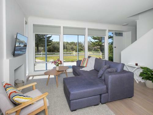 Amethyst Gerringong 4pm Check Out Sundays