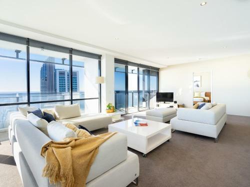 Circle On Cavill 52nd Floor Spacious Skyhome Apartment