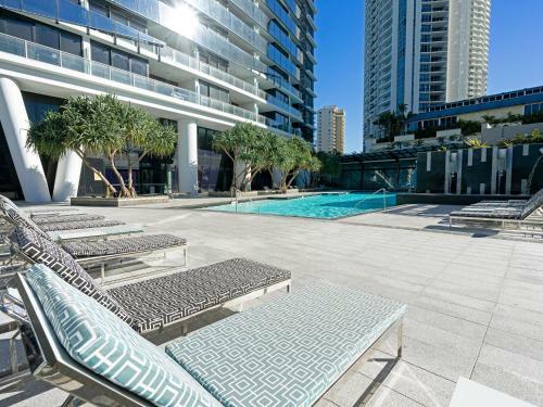 Circle On Cavill 52nd Floor Spacious Skyhome Apartment