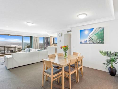 Crown Towers Superior 3 Bedroom Apartment