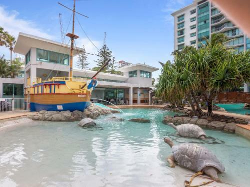 Crown Towers Superior 3 Bedroom Apartment