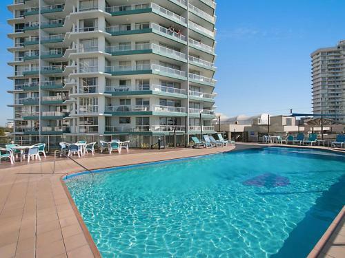 Ocean Plaza Unit 1469 - Right On Coolangatta Beachfront
