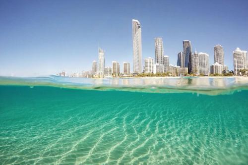 Resort Style Beach Apartment - Surfers Paradise
