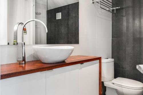 Apartamento Relaxed 2-bed Unit With Balcony, Pool And Mini-golf