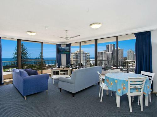 Chateau Royale Unit 34 - Overlooking Central Coolangatta