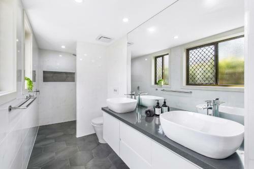 Homely Getaways In Broadbeach Waters