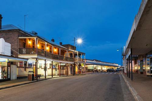 Hotel Commercial Travellers House