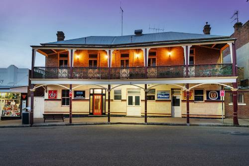 Hotel Commercial Travellers House