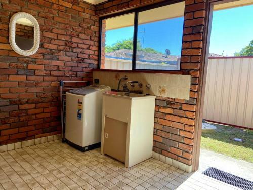 Bromeliads Unit 2 7 Ballanda Crescent