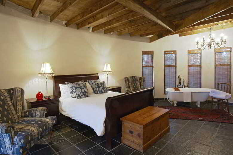 Hostal Birdsong Cottages
