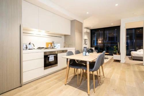 Stunning Opera Apartment-st Kilda Rd