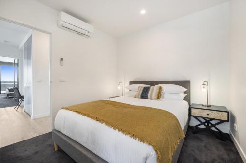Luxe 3-bed Apartment Near Lygon St Bars And Dining
