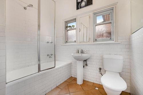 Apartamento Cute? ?3-bed? ?unit? ?with? ?balcony? ?5? ?min? ?from? ?beach?