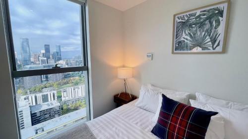 Modern Docklands Apartment City View 3b Lv34