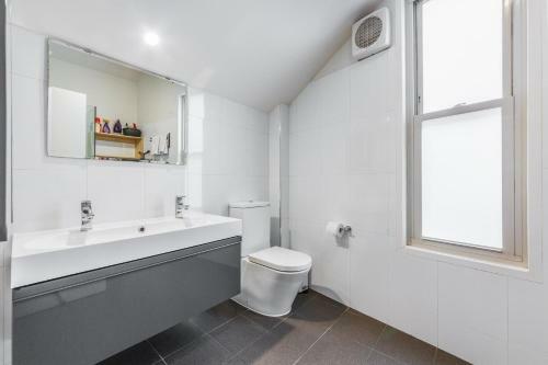 Spacious Homely City Apartment, Near River Walks