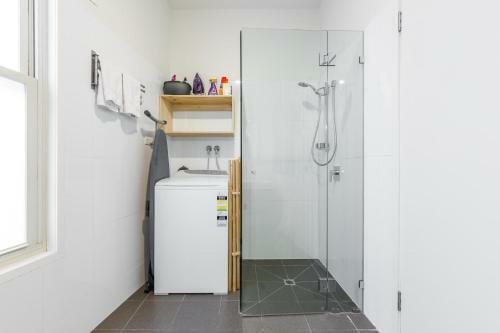 Spacious Homely City Apartment, Near River Walks