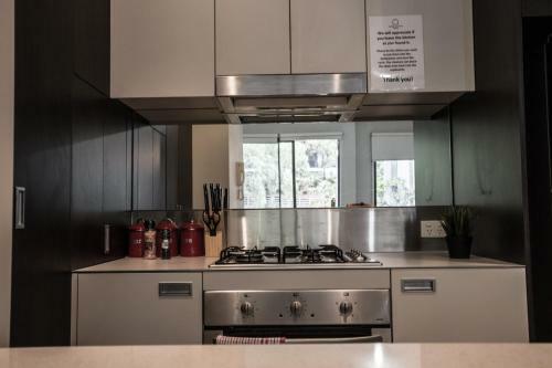 Readyset Apartments On Altona