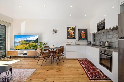 2-bed House With Bbq Deck Near Trams And Albert Park