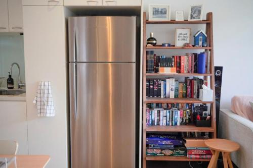 Trendy Modern 2bd Apartment Close To Beach & City
