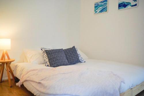 Trendy Modern 2bd Apartment Close To Beach & City