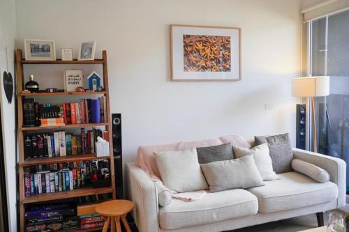 Trendy Modern 2bd Apartment Close To Beach & City