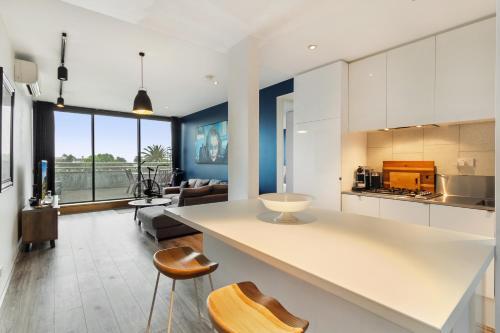One-bed Apartment With Balcony And Luna Park Views