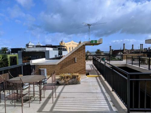 Acland Street Studio Apartment Free Parking