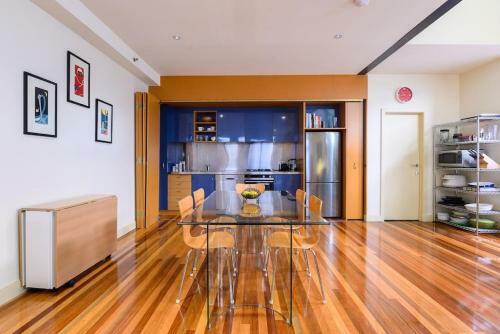 Brooklyn Warehouse Vibe Mins To St Kilda & Cafes