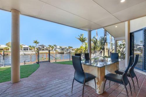 Beautiful Waterfront Home- Chelsea