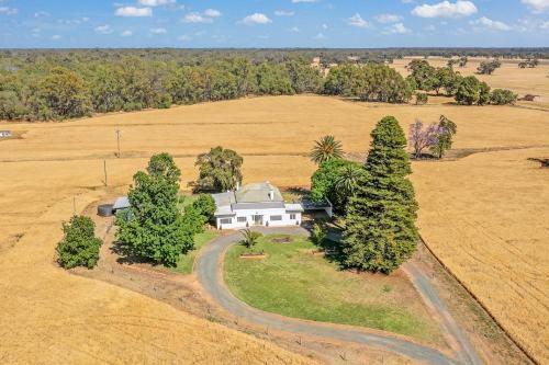 Lodge Perricoota Station