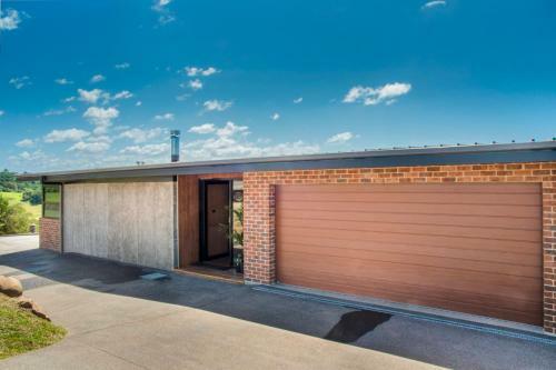 Hilltop Hideaway Luxury Style