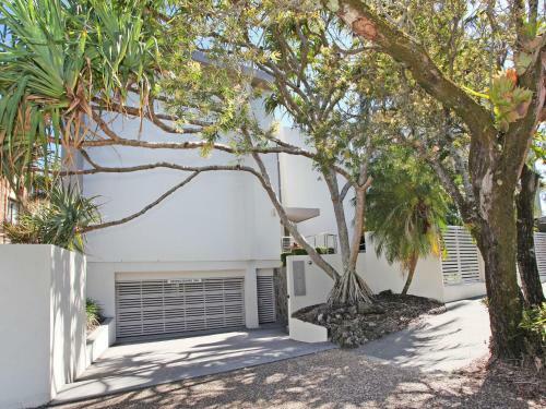 Windmill 4 - Two Bedroom Beachside Apartment On Parkyn Parade!