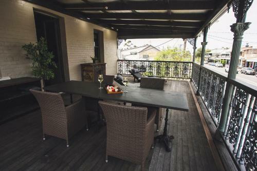 William Arnott Hotel