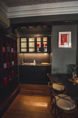 William Arnott Hotel